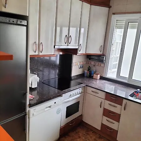 Piso En El Centro, Hasta 8 Plazas Y Facil Aparcamiento *